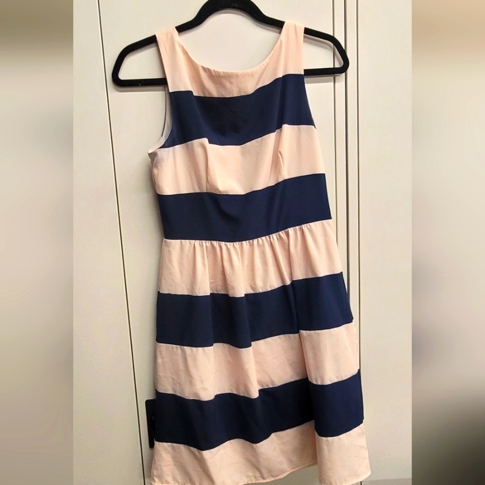 Size M/L Big Strip Dress